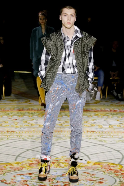 Look 35